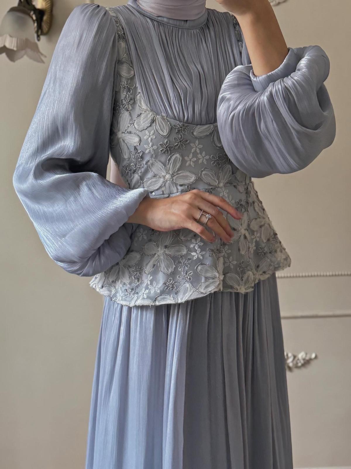 Özel Detaylı Elbise