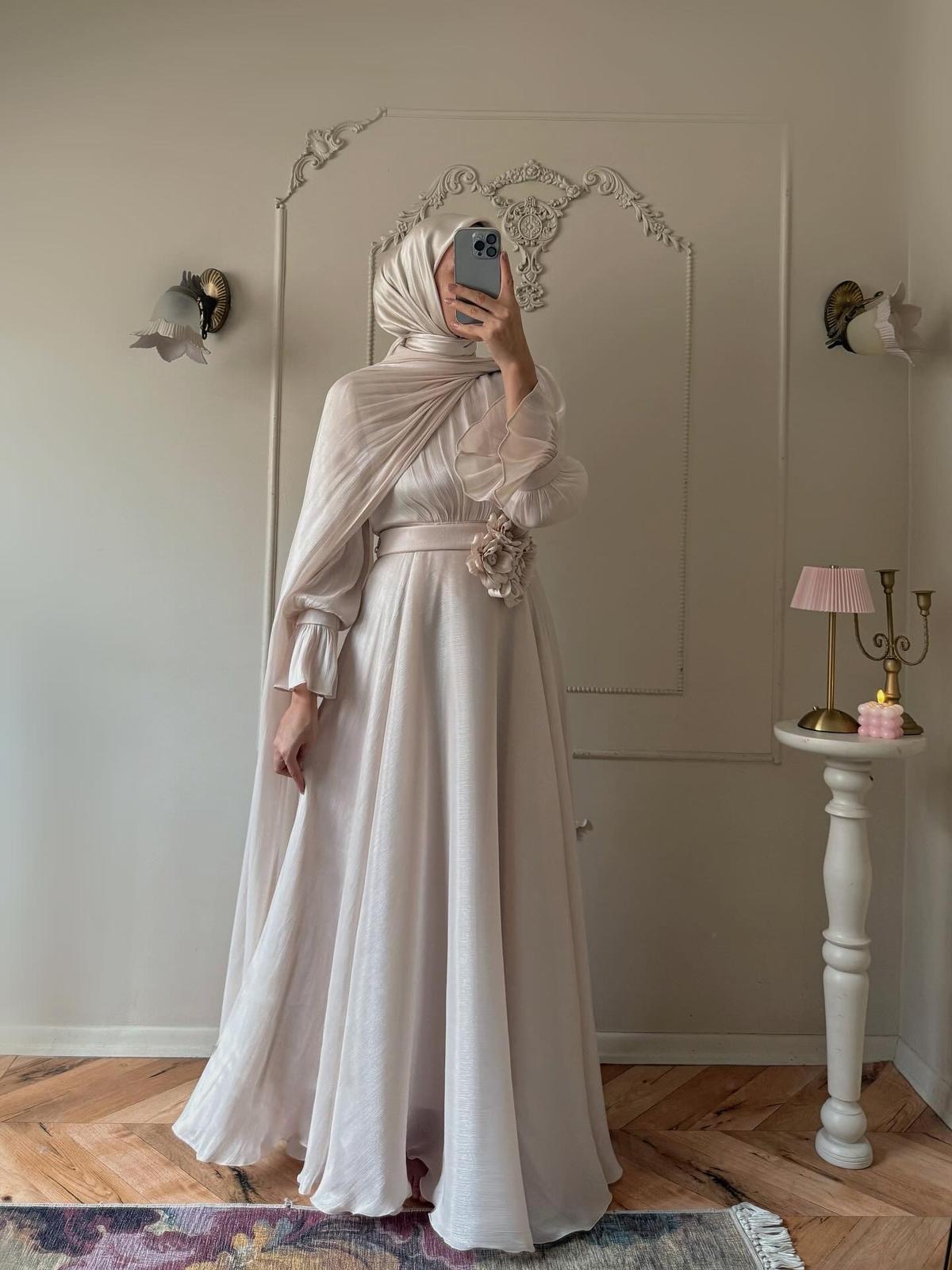 Özel Lacivert Ve Bej Organze Elbise