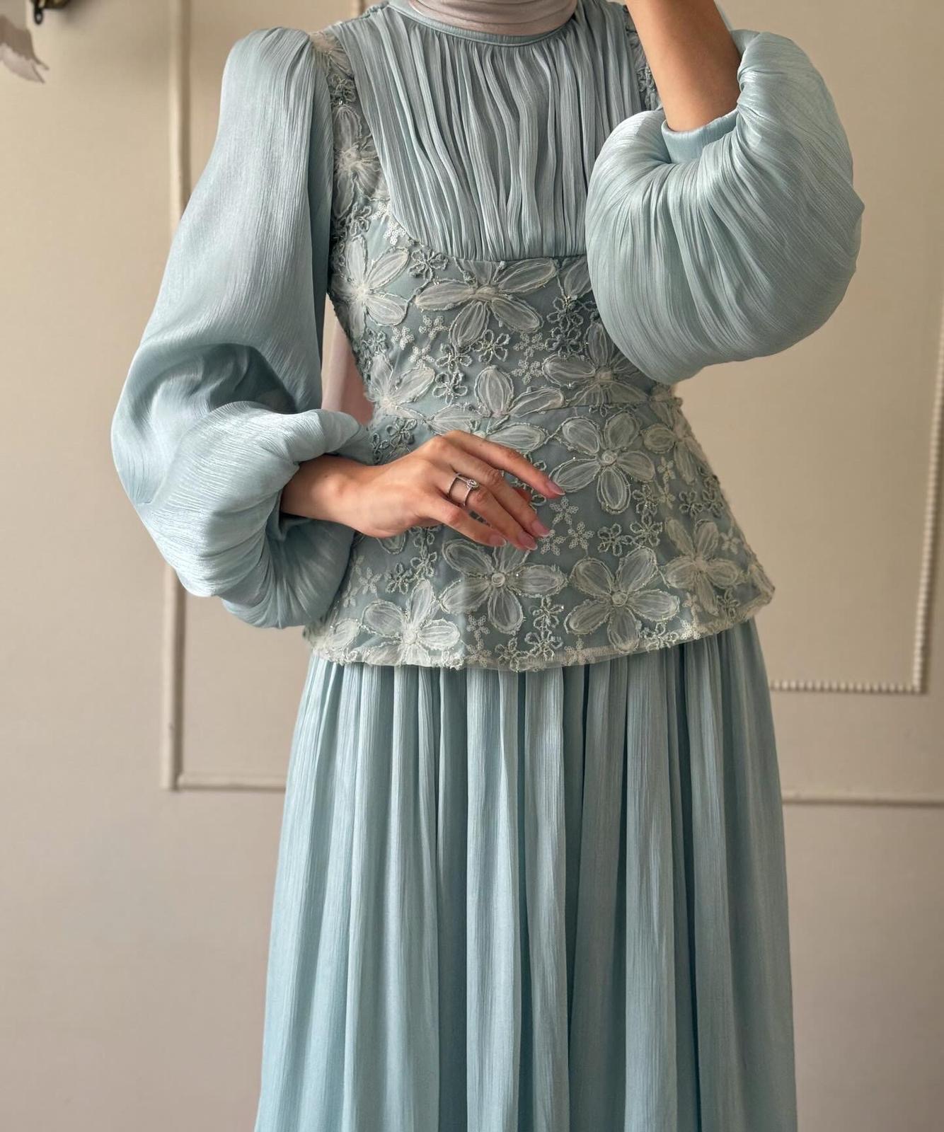 Özel Detaylı Elbise